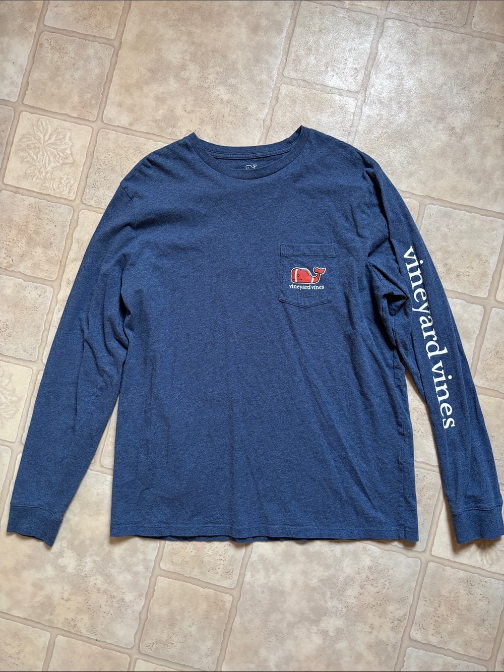 Vineyard Vines Long Sleeve T-Shirt Men’s Large Blue "FOOTBALL WHALE" Pocket